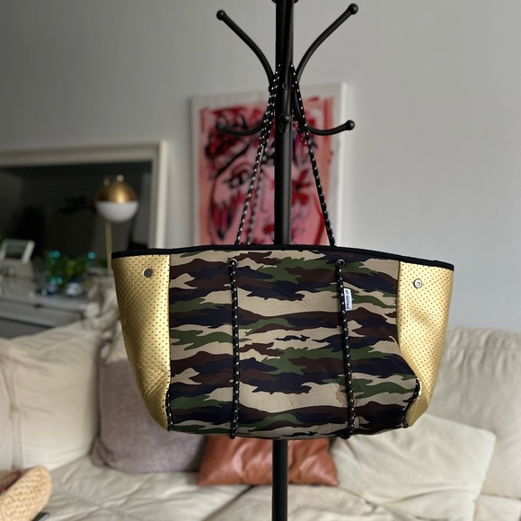 Ah•dorned shoulder bag - Picture 1 of 11